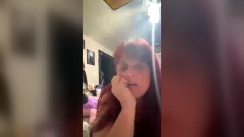 Snapshot of princesssparkleparts chatting on July 18, 5:39 pm princesssparkleparts online show from July 18, 5:39 pm