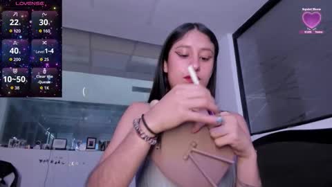 Snapshot of princesstina06 chatting on October 29, 7:37 pm Valentina online show from October 29, 7:37 pm