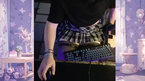 Snapshot of princexxellie chatting on April 10, 1:49 pm Ellie online show from April 10, 1:49 pm