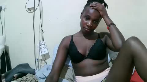 pritty_amber online show from March 18, 8:45 pm