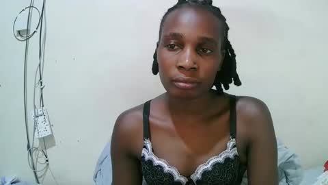 pritty_amber online show from May 5, 6:27 pm