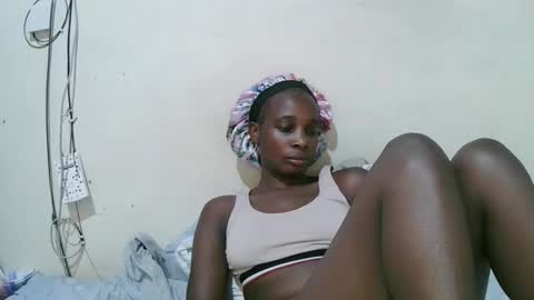 pritty_amber online show from May 6, 6:30 am