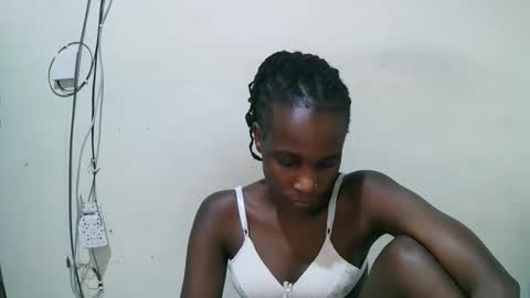 pritty_amber online show from May 13, 10:38 pm