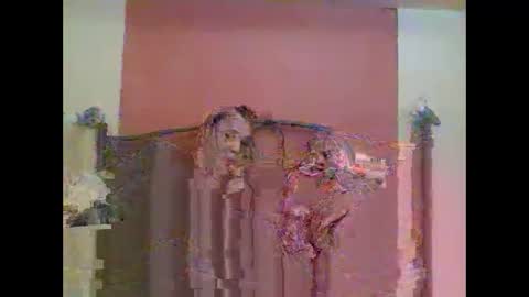 Snapshot of privatemodelxx chatting on April 15, 10:10 pm privatemodelxx online show from April 15, 10:10 pm