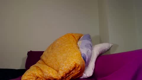 Snapshot of privenightz chatting on March 21, 7:17 pm privenightz online show from March 21, 7:17 pm