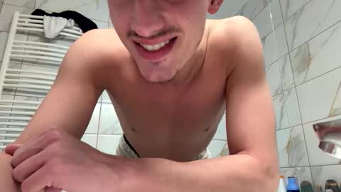 Snapshot of privenightz chatting on March 28, 10:31 pm privenightz online show from March 28, 10:31 pm