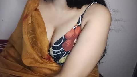 Snapshot of priyu_ chatting on November 17, 10:04 pm priyu_ online show from November 17, 10:04 pm