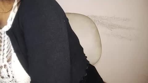 Snapshot of priyu_ chatting on November 25, 9:53 am priyu_ online show from November 25, 9:53 am