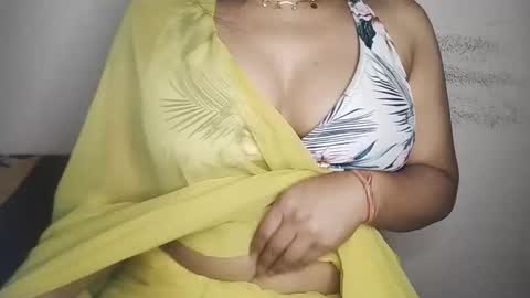 Snapshot of priyu_ chatting on February 1, 2:21 am priyu_ online show from February 1, 2:21 am