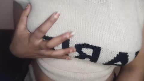 Snapshot of priyu_ chatting on February 2, 10:03 am priyu_ online show from February 2, 10:03 am