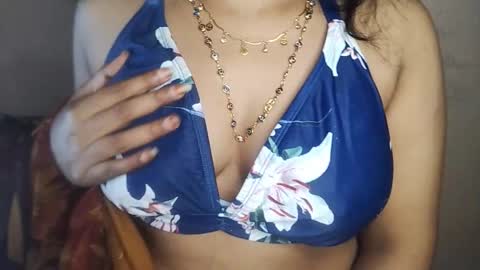 Snapshot of priyu_ chatting on February 8, 11:30 pm priyu_ online show from February 8, 11:30 pm