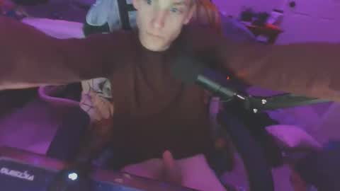 Snapshot of prkyz chatting on April 6, 8:37 am prkyz online show from April 6, 8:37 am