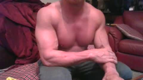 MUSCLEGOD online show from May 5, 7:55 pm