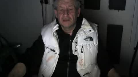 Snapshot of projectorepson chatting on December 6, 7:34 pm projectorepson online show from December 6, 7:34 pm