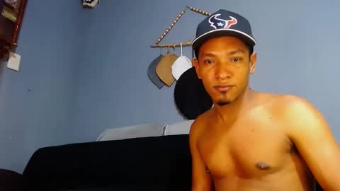 Snapshot of prometo23cm chatting on February 4, 11:49 am Grande y Gruesa online show from February 4, 11:49 am