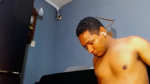 Snapshot of prometo23cm chatting on February 10, 2:59 pm Grande y Gruesa online show from February 10, 2:59 pm