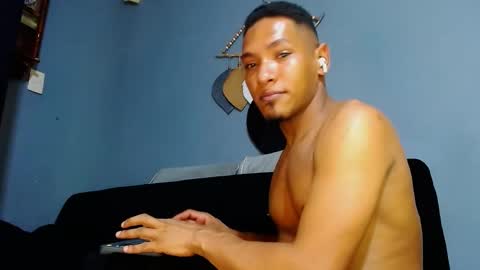 Snapshot of prometo23cm chatting on February 12, 12:44 pm Grande y Gruesa online show from February 12, 12:44 pm