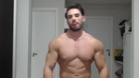 Snapshot of promuscles4u chatting on December 23, 11:28 pm promuscles4u online show from December 23, 11:28 pm