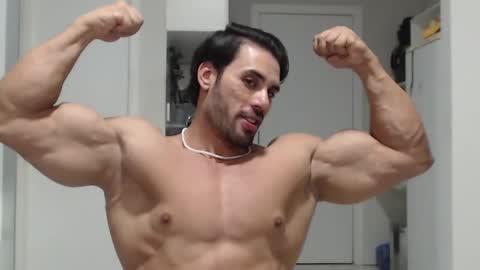 Snapshot of promuscles4u chatting on March 8, 9:51 pm promuscles4u online show from March 8, 9:51 pm