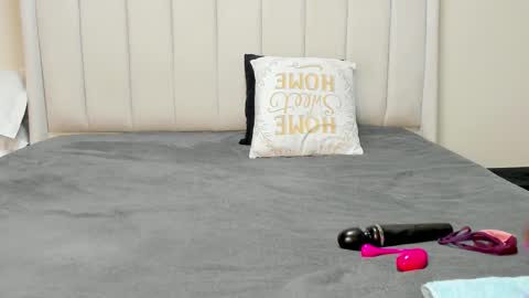 Snapshot of proudafricaka chatting on February 16, 2:51 am proudafricaka online show from February 16, 2:51 am