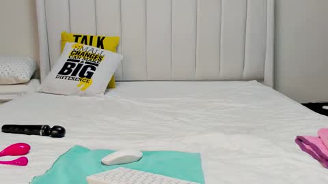 Snapshot of proudafricaka chatting on March 17, 4:17 am proudafricaka online show from March 17, 4:17 am