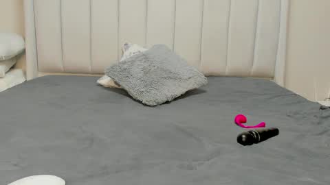 Snapshot of proudafricaka chatting on April 1, 1:28 am proudafricaka online show from April 1, 1:28 am