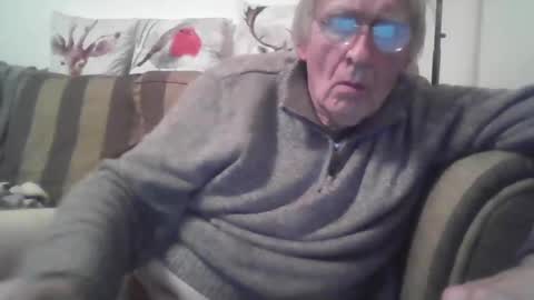 proudwelshman online show from December 31, 12:00 am
