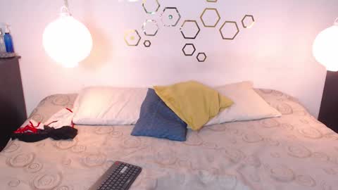 Adris  Juan online show from October 3, 2:08 am