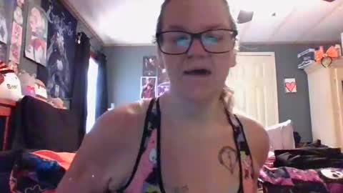 Snapshot of psycholette chatting on December 4, 4:49 pm ThickLetteSweetheart online show from December 4, 4:49 pm