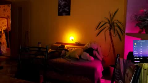 Snapshot of psyheya chatting on February 18, 11:50 am LUCY ----- online show from February 18, 11:50 am