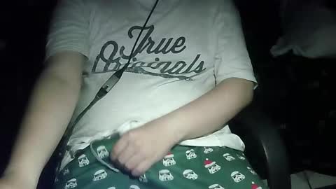 Snapshot of pt35l chatting on December 17, 3:12 am your mysterious man online show from December 17, 3:12 am