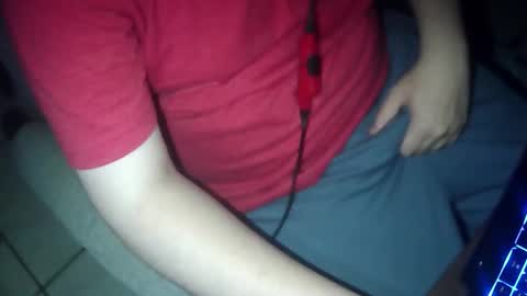 Snapshot of pt35l chatting on March 17, 2:49 am your mysterious man online show from March 17, 2:49 am