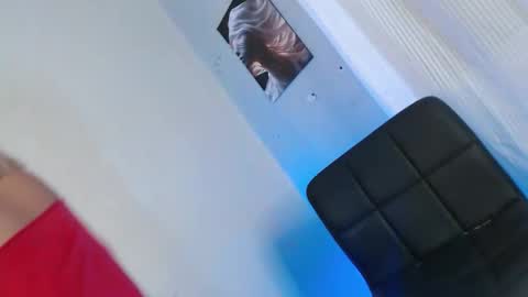 Snapshot of public_slut_cam chatting on April 3, 10:08 pm public_slut_cam online show from April 3, 10:08 pm