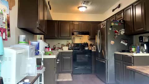 Snapshot of publicflasher98 chatting on April 5, 7:00 pm HappyD101 online show from April 5, 7:00 pm