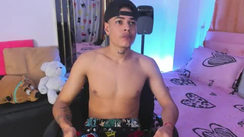 puca_and_garu online show from March 16, 12:49 am