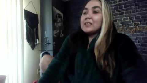 Krystle online show from May 7, 1:16 pm