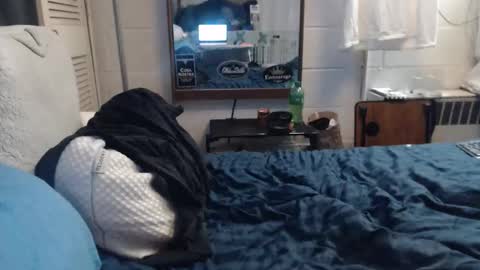 Snapshot of puff0169 chatting on March 21, 7:02 am puff0169 online show from March 21, 7:02 am