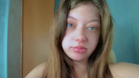 Snapshot of puff_witch chatting on January 21, 5:49 am Nayaa Nay 3 online show from January 21, 5:49 am