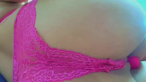 Snapshot of puff_witch chatting on March 2, 8:07 pm Nayaa Nay 3 online show from March 2, 8:07 pm