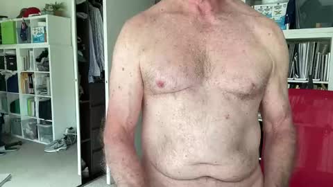 Snapshot of puffiest chatting on March 1, 4:25 am puffiest online show from March 1, 4:25 am