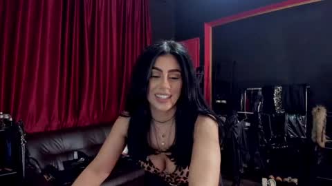 Snapshot of puffy_love chatting on April 8, 10:54 pm MissPuffyLove online show from April 8, 10:54 pm