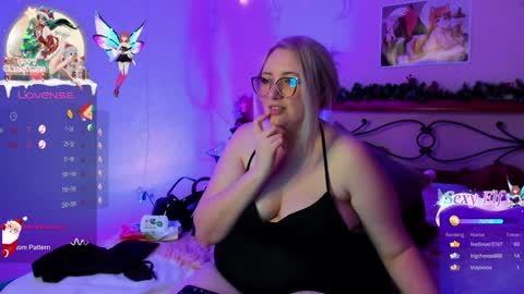 Snapshot of puffybun chatting on January 4, 5:37 pm puffybun online show from January 4, 5:37 pm