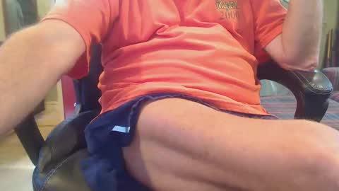 pulltoy1 online show from November 19, 7:25 pm