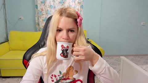 Snapshot of puma4ka chatting on December 31, 6:37 am Victoria online show from December 31, 6:37 am