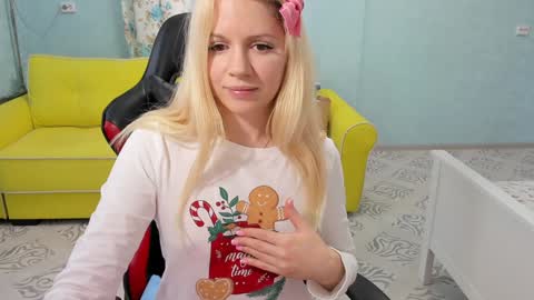 Snapshot of puma4ka chatting on January 2, 5:24 am Victoria online show from January 2, 5:24 am