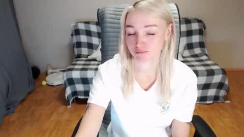 Polly online show from February 11, 3:33 am