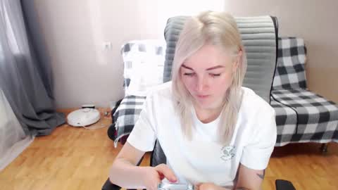 Polly online show from March 15, 4:07 am