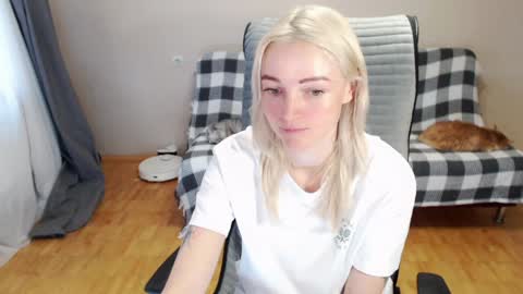 Polly online show from March 26, 5:46 am