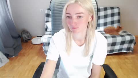 Polly online show from April 1, 5:08 am