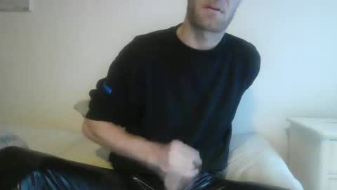 Snapshot of pumpindk chatting on December 9, 10:43 am Pumpin online show from December 9, 10:43 am